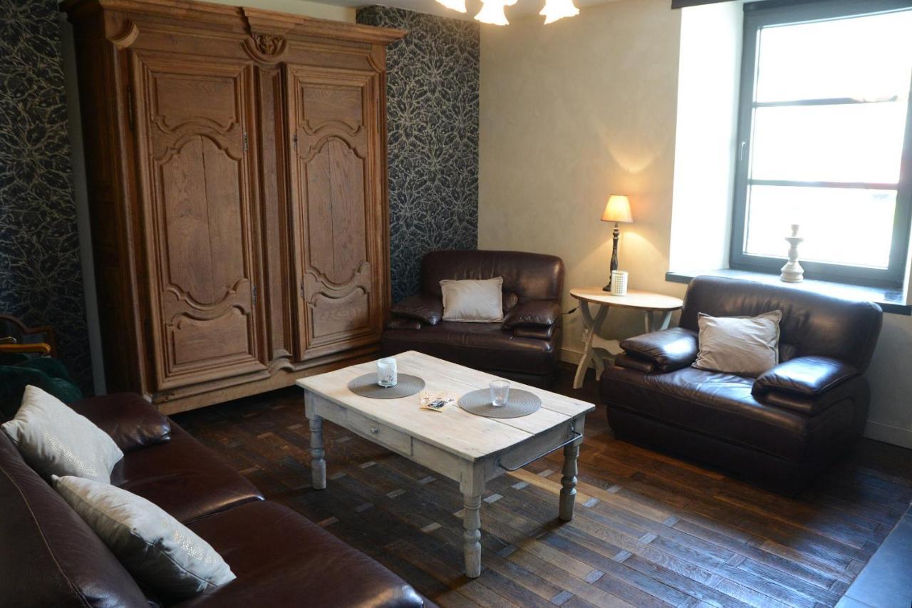 O Mont Des Rnauds Hotel Bertrix Bagian luar foto