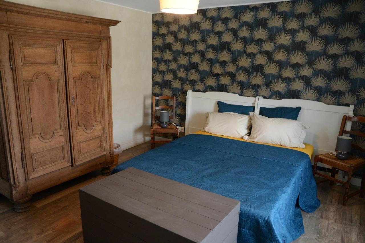 O Mont Des Rnauds Hotel Bertrix Bagian luar foto