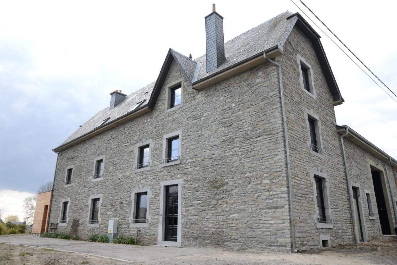 O Mont Des Rnauds Hotel Bertrix Bagian luar foto